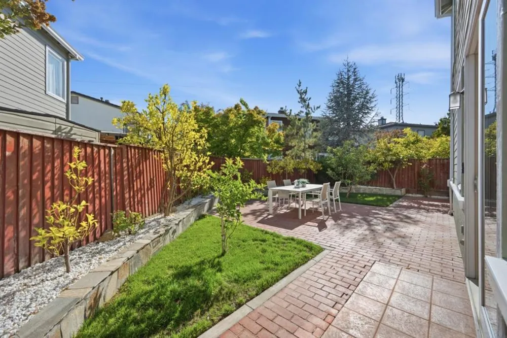 18029 Harvest Lane Saratoga, CA 95070
