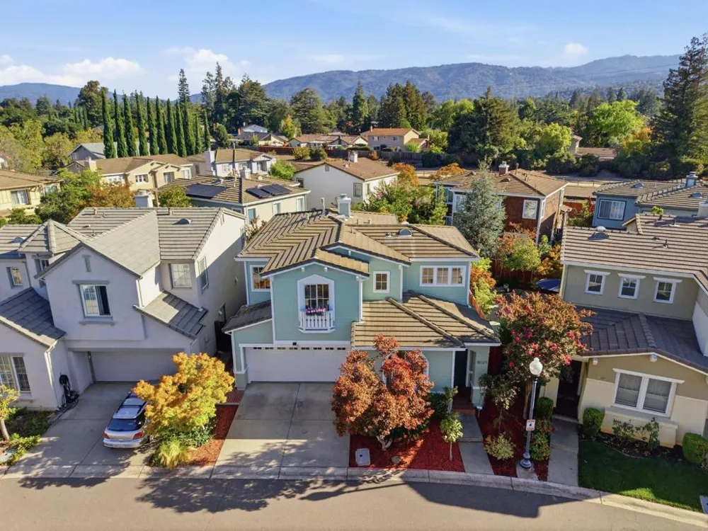 18029 Harvest Lane Saratoga, CA 95070
