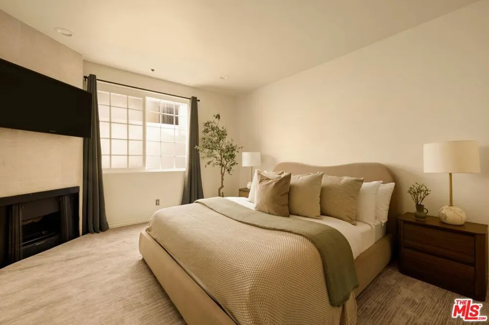 1422 S Bentley Avenue #101 Los Angeles, CA 90025