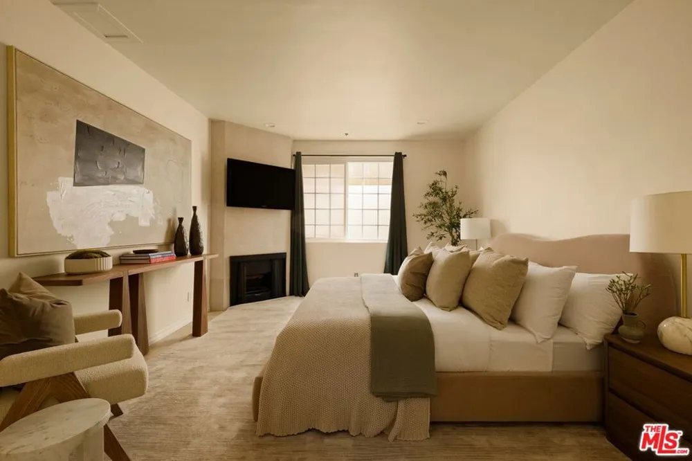 1422 S Bentley Avenue #101 Los Angeles, CA 90025