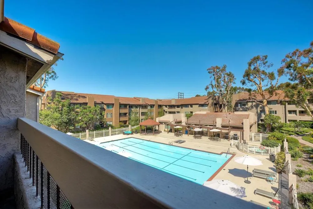 10350 Caminito Cuervo #111 San Diego, CA 92108