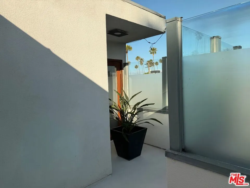 924 5th Street #10 Santa Monica, CA 90403
