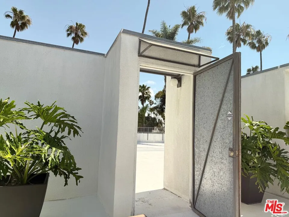 924 5th Street #10 Santa Monica, CA 90403