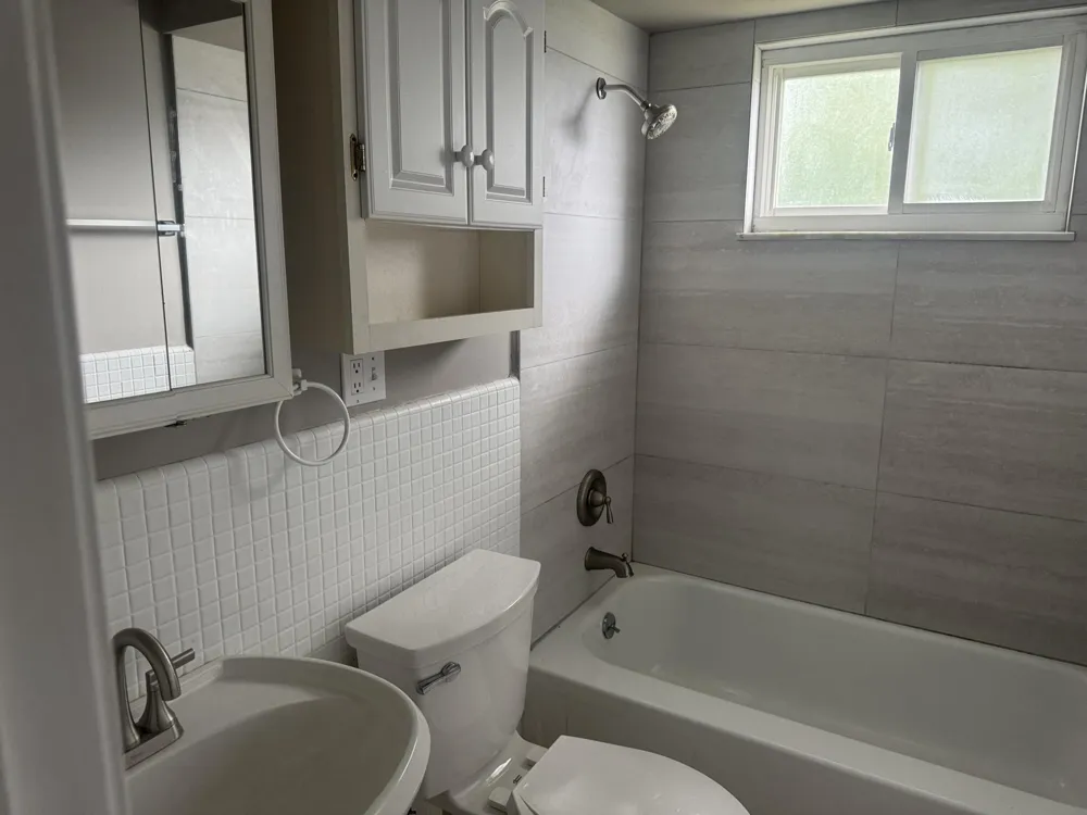 4859 Mansfield Avenue #8H Royal Oak, MI 48073