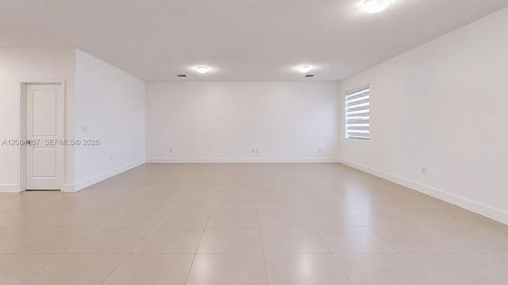 15811 SW 136th Ter Miami, FL 33196