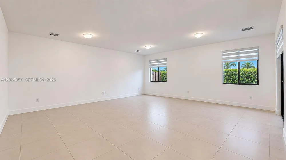 15811 SW 136th Ter Miami, FL 33196