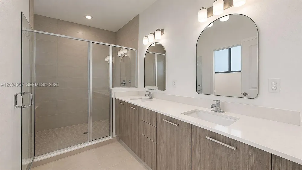 15811 SW 136th Ter Miami, FL 33196