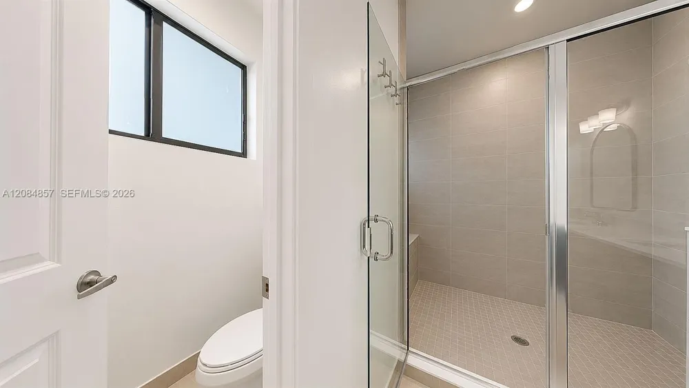 15811 SW 136th Ter Miami, FL 33196