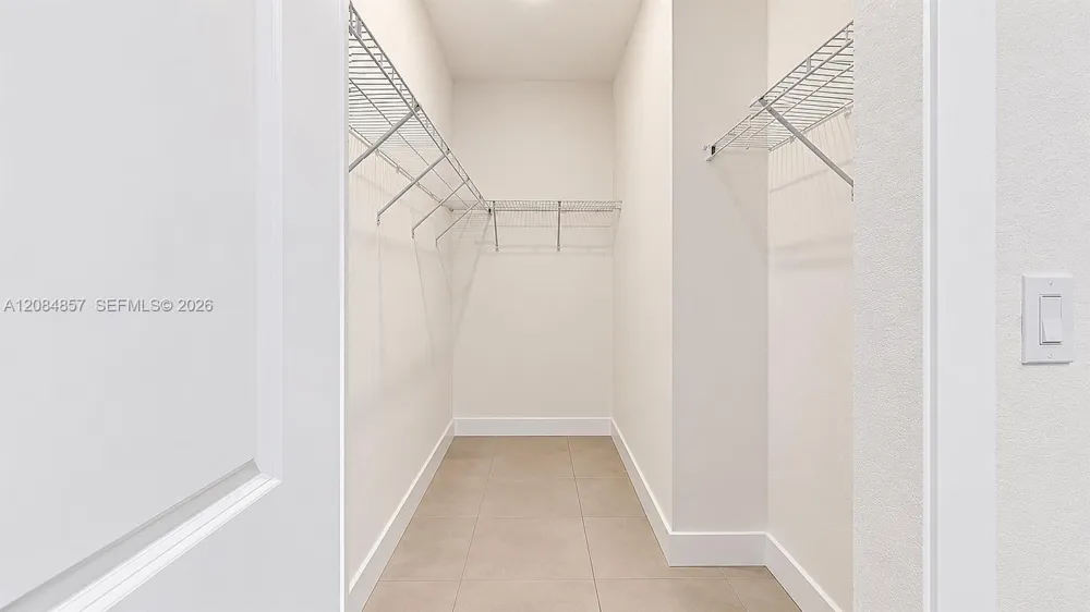 15811 SW 136th Ter Miami, FL 33196