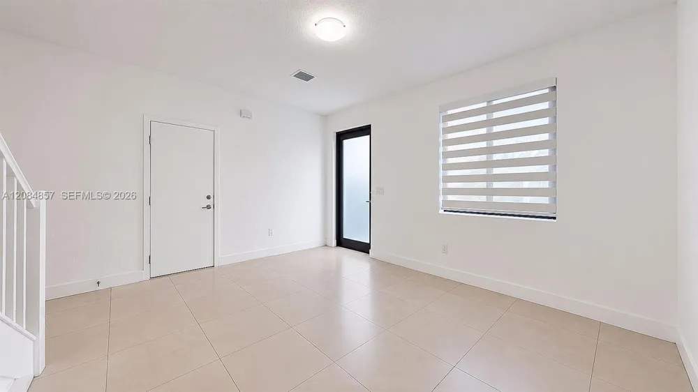 15811 SW 136th Ter Miami, FL 33196