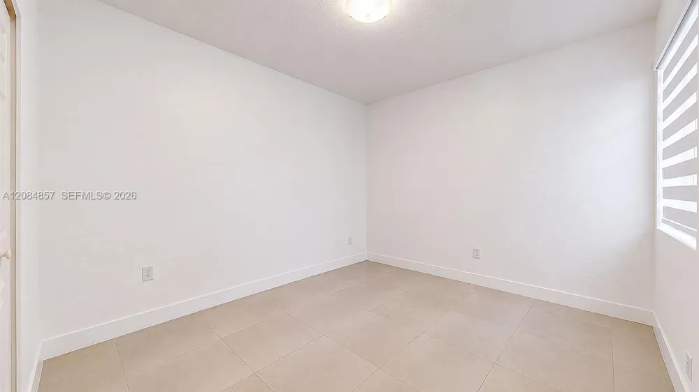 15811 SW 136th Ter Miami, FL 33196