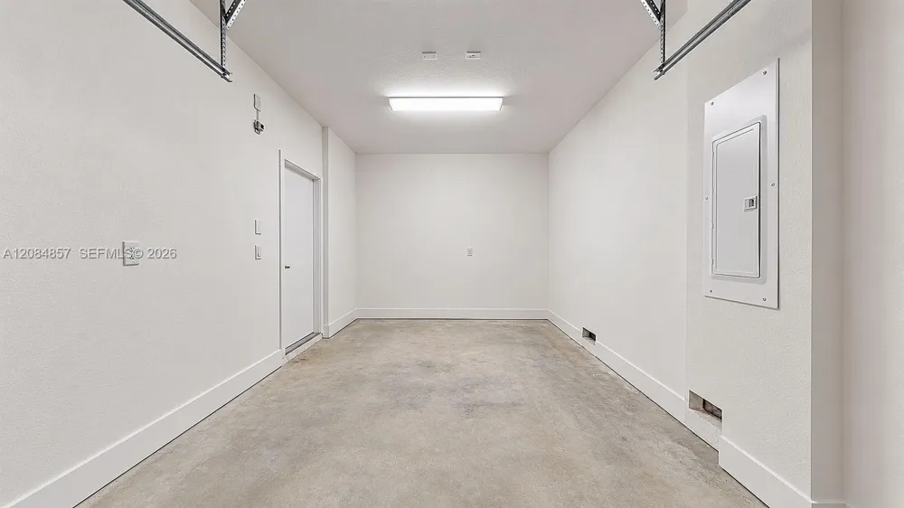 15811 SW 136th Ter Miami, FL 33196