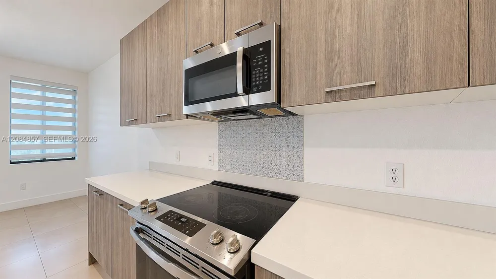 15811 SW 136th Ter Miami, FL 33196