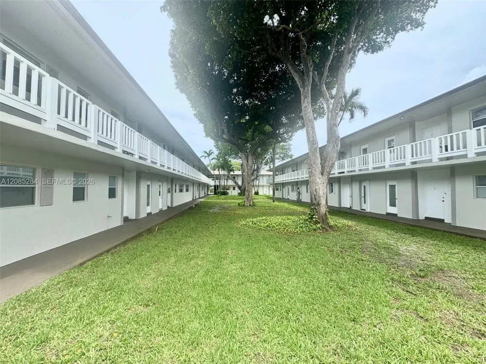 540 SE 2nd Ave #J3 Deerfield Beach, FL 33441