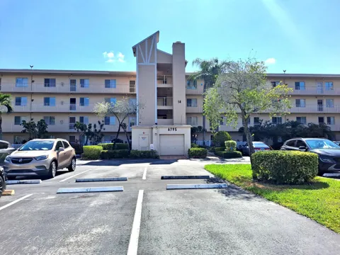6795 Huntington 405 Lane #405