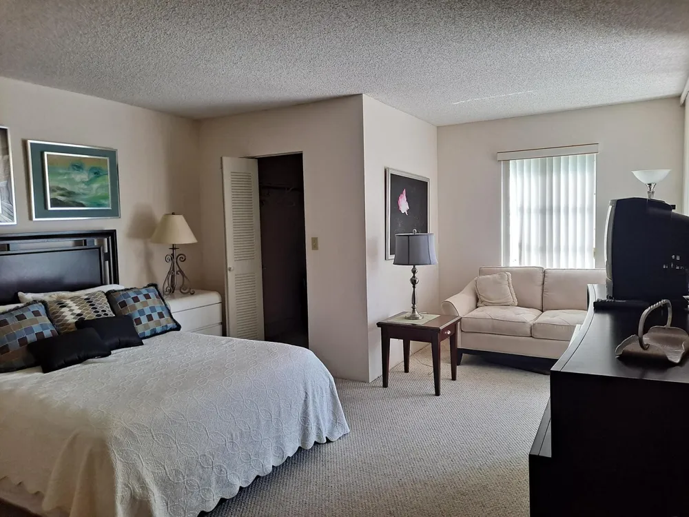 6795 Huntington 405 Lane #405 Delray Beach, FL 33446