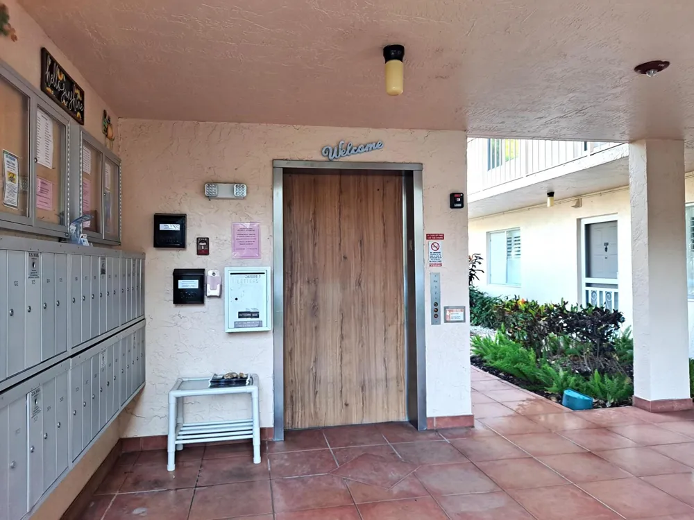 6795 Huntington 405 Lane #405 Delray Beach, FL 33446