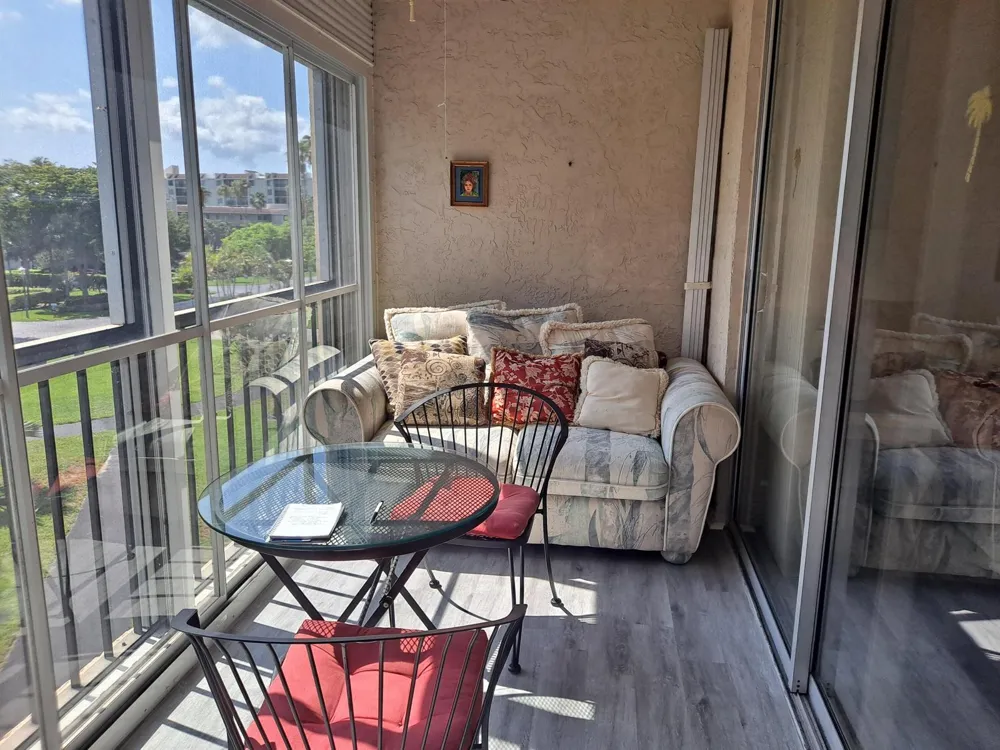 6795 Huntington 405 Lane #405 Delray Beach, FL 33446