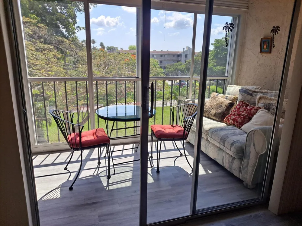 6795 Huntington 405 Lane #405 Delray Beach, FL 33446