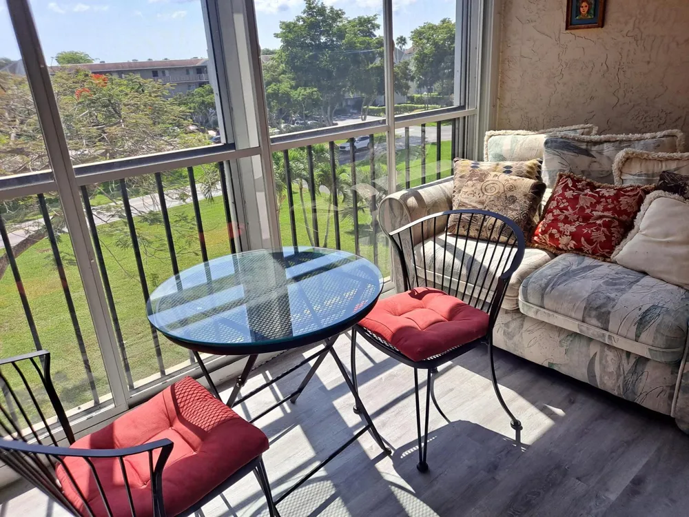 6795 Huntington 405 Lane #405 Delray Beach, FL 33446