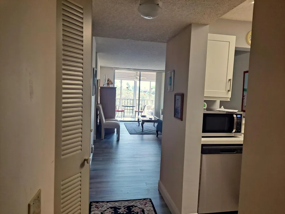 6795 Huntington 405 Lane #405 Delray Beach, FL 33446