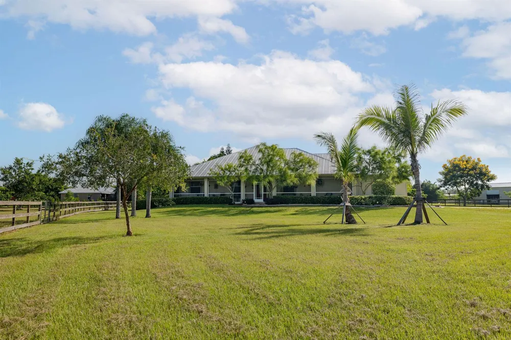 19005 SW GREY FOX TRAIL 
