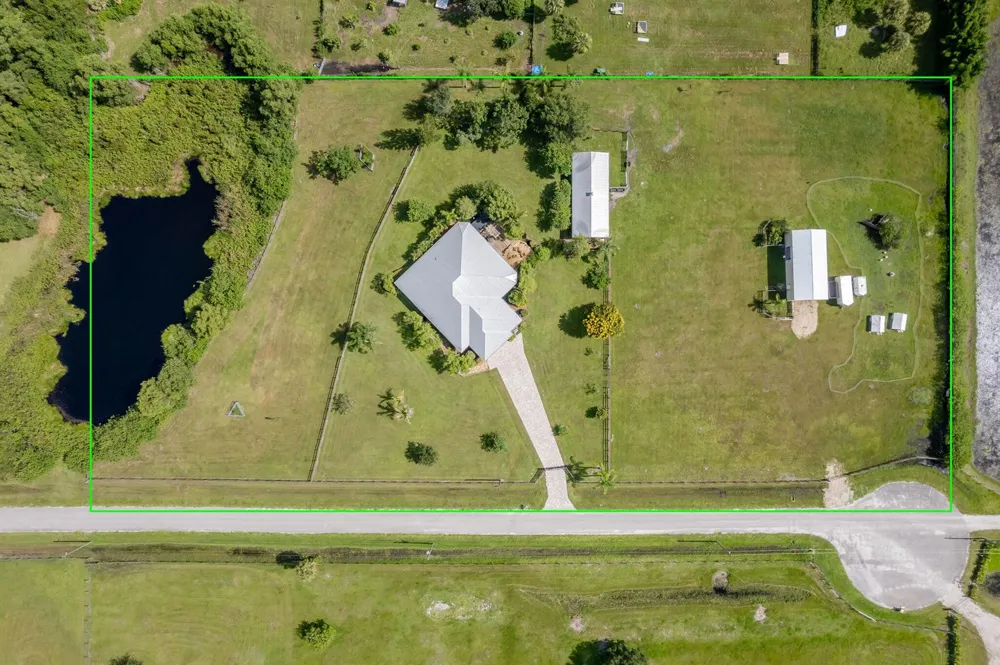 19005 SW GREY FOX TRAIL 