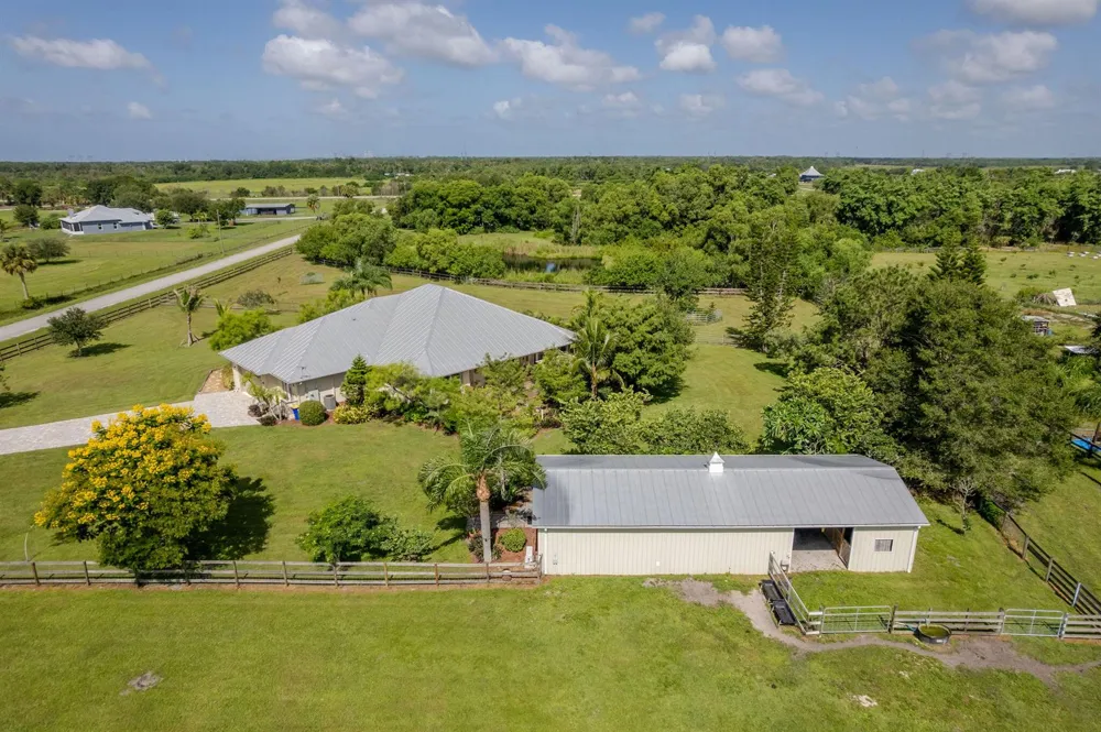 19005 SW GREY FOX TRAIL 