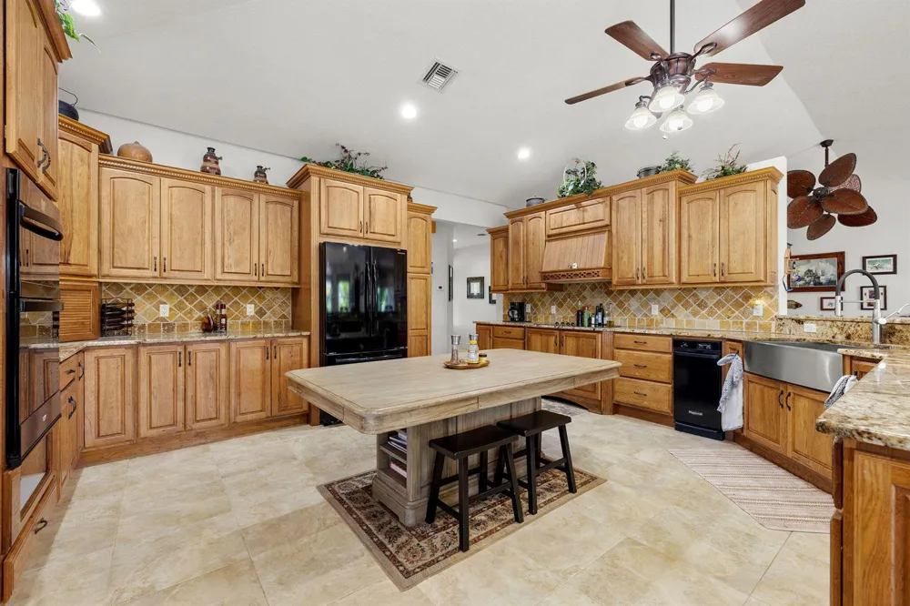 19005 SW GREY FOX TRAIL 