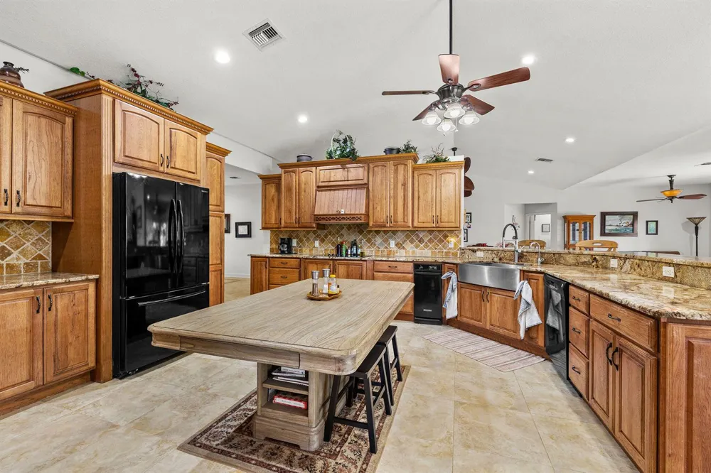 19005 SW GREY FOX TRAIL 
