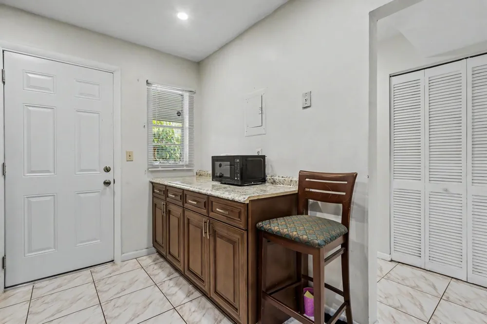 3090 NW 46th Avenue Lauderdale Lakes, FL 33313