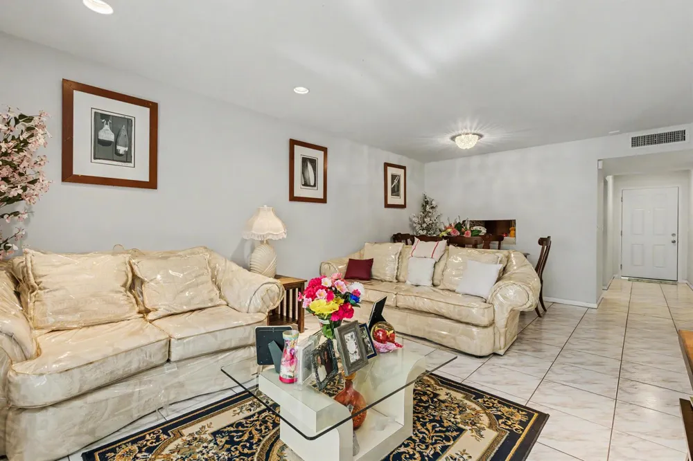 3090 NW 46th Avenue Lauderdale Lakes, FL 33313