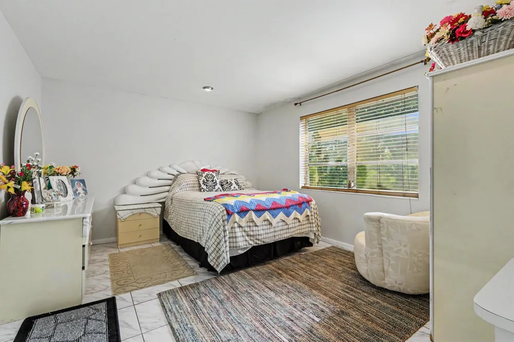 3090 NW 46th Avenue Lauderdale Lakes, FL 33313