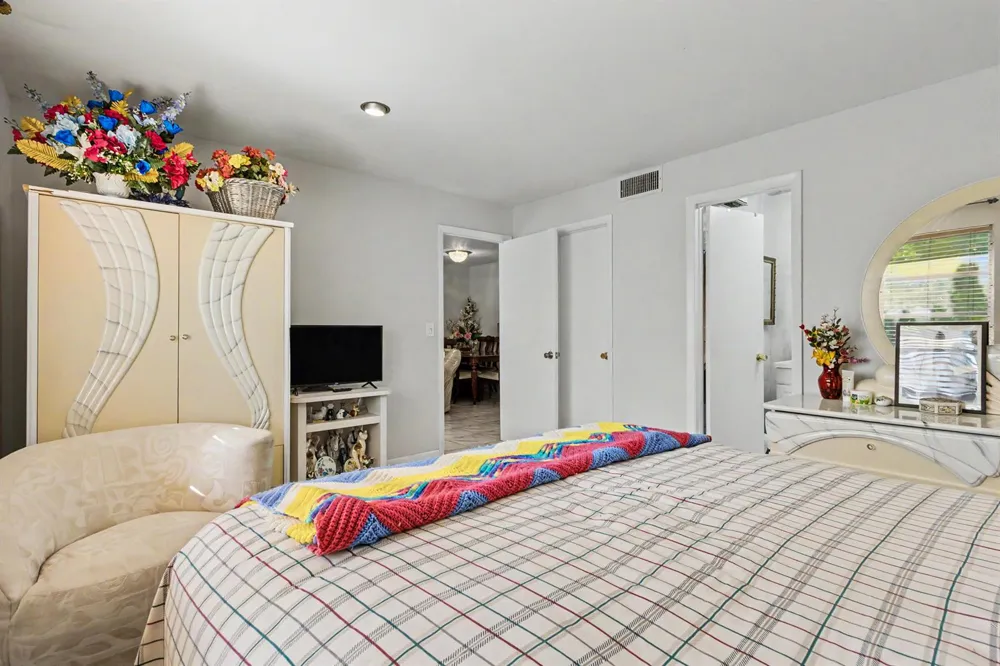 3090 NW 46th Avenue Lauderdale Lakes, FL 33313