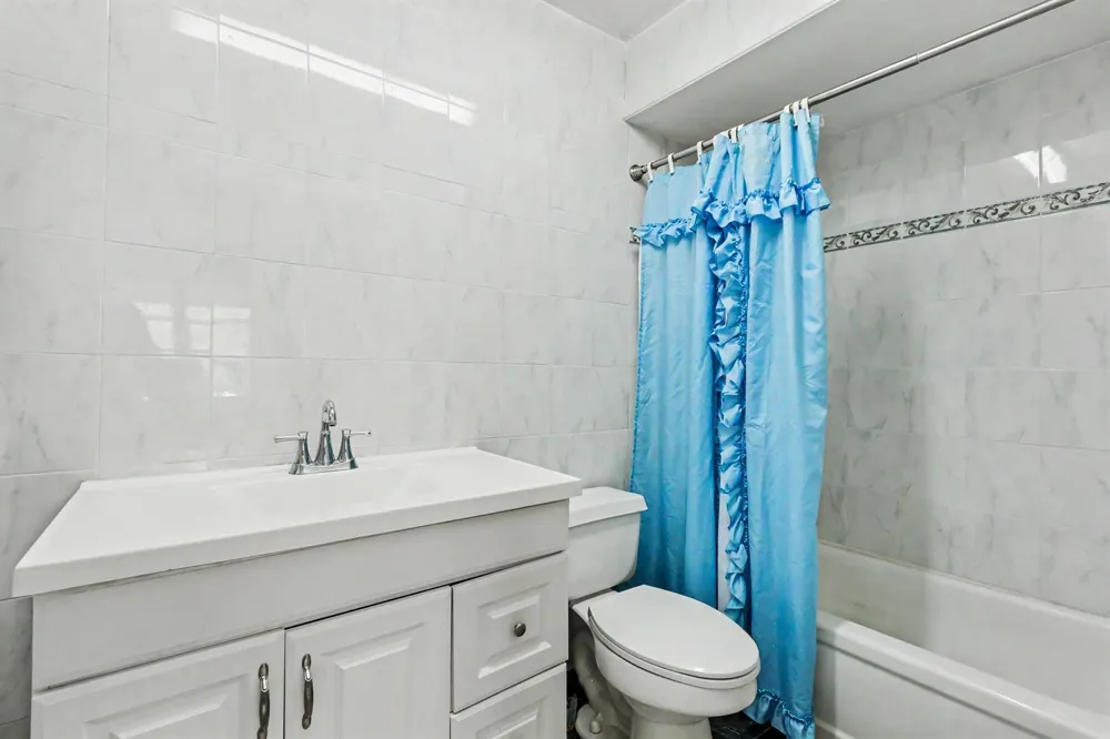 3090 NW 46th Avenue Lauderdale Lakes, FL 33313