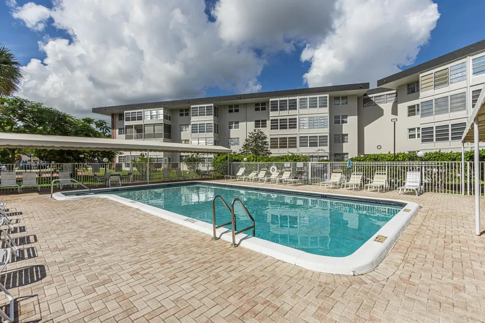 3090 NW 46th Avenue Lauderdale Lakes, FL 33313