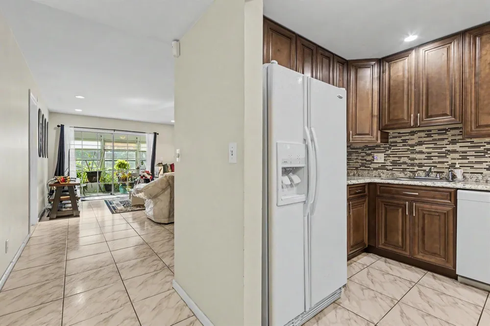 3090 NW 46th Avenue Lauderdale Lakes, FL 33313