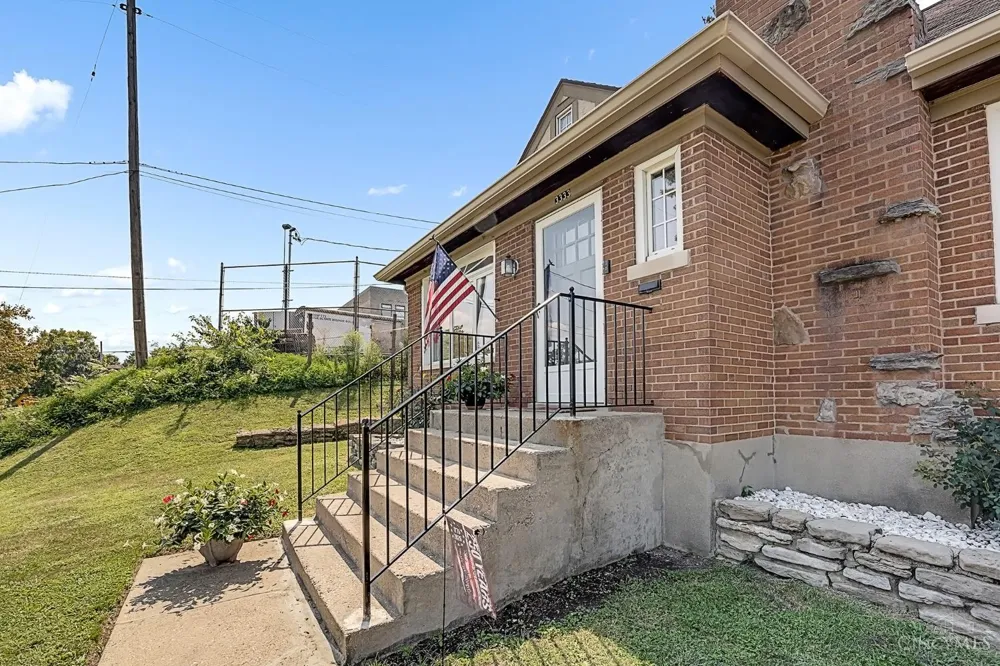 3333 Meyer Place Cincinnati, OH 45211