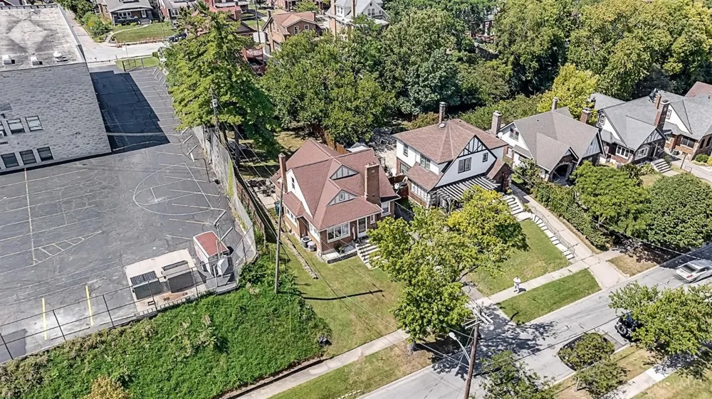 3333 Meyer Place Cincinnati, OH 45211