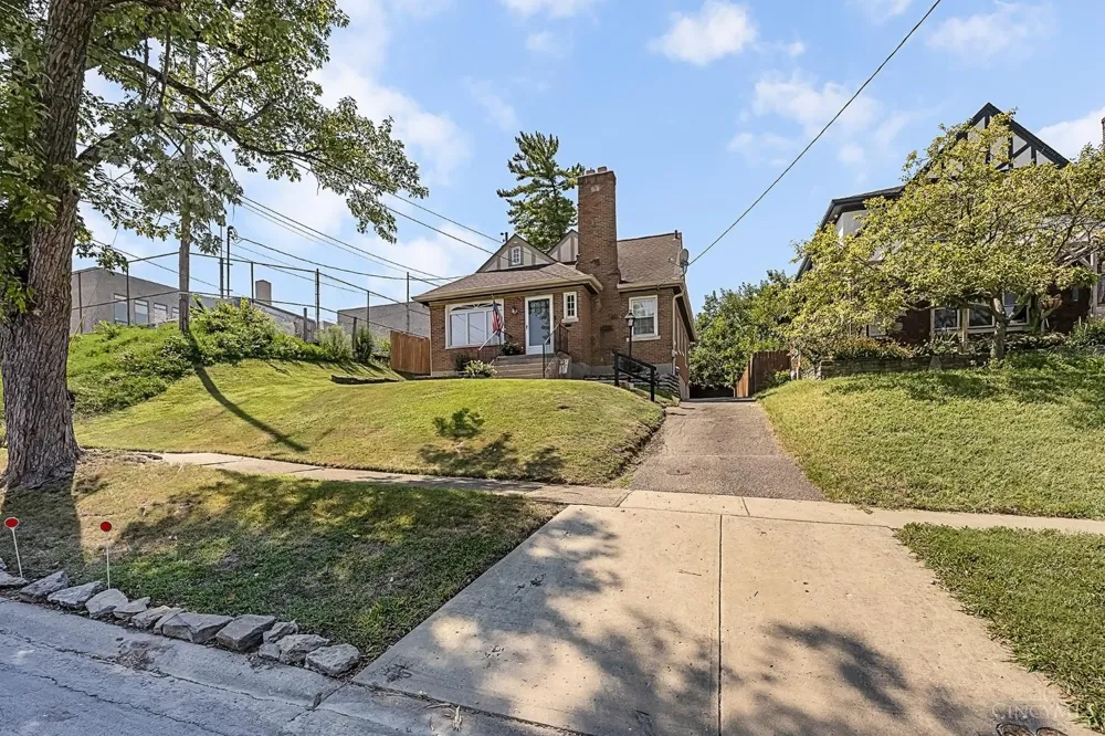 3333 Meyer Place Cincinnati, OH 45211