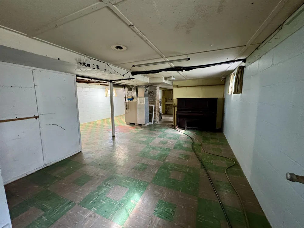1812 Allegan Street Saginaw City, MI 48602