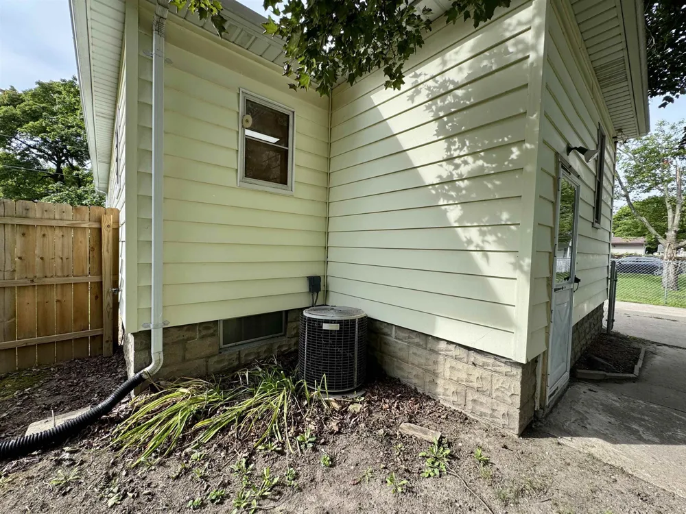 1812 Allegan Street Saginaw City, MI 48602