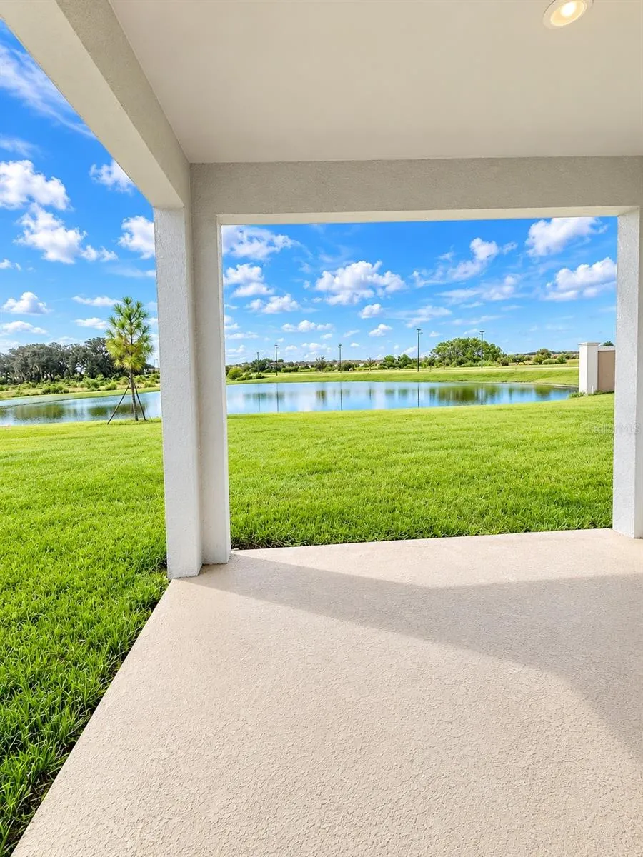 10669 BRIDGEGATE HEIGHTS LOOP San Antonio, FL 33576