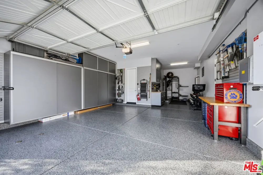 11728 Canoga Avenue Chatsworth, CA 91311