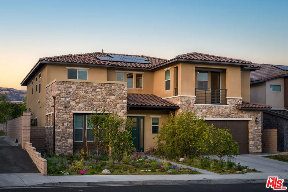 11728 Canoga Avenue Chatsworth, CA 91311