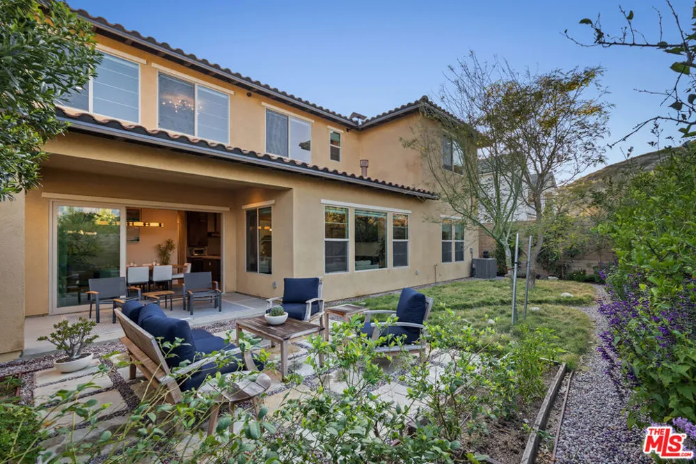 11728 Canoga Avenue Chatsworth, CA 91311