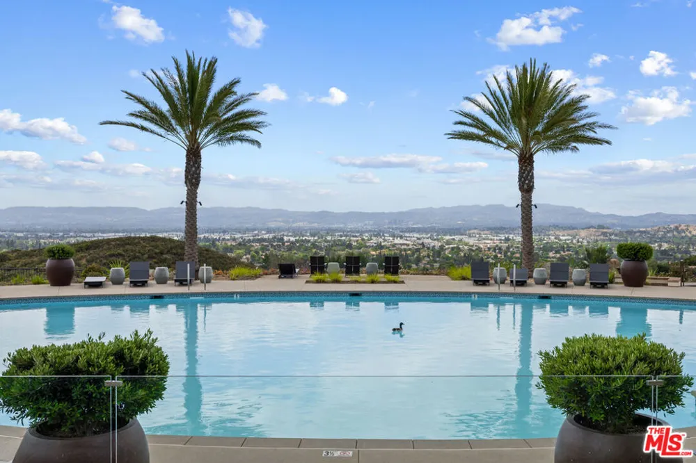 11728 Canoga Avenue Chatsworth, CA 91311