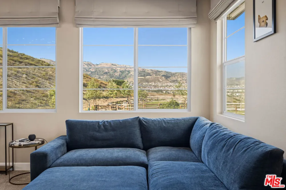 11728 Canoga Avenue Chatsworth, CA 91311