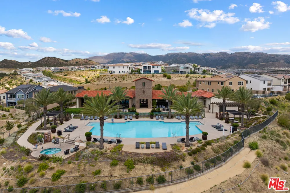 11728 Canoga Avenue Chatsworth, CA 91311