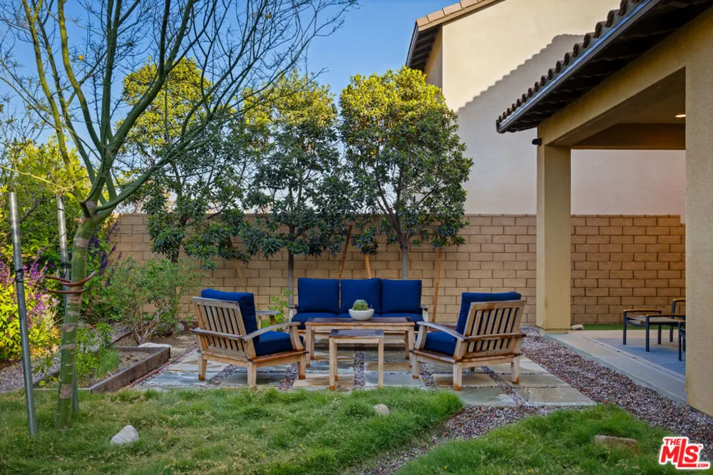 11728 Canoga Avenue Chatsworth, CA 91311